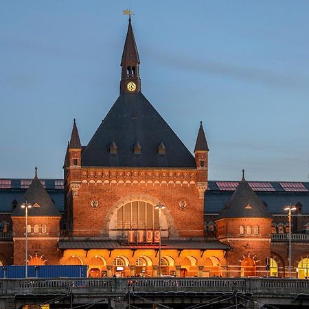 Central Copenhagen Apt With Balcony, Free Parking W Elevator Экстерьер фото